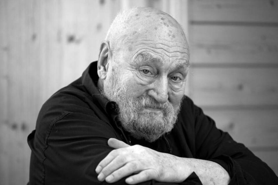 Rolf Hoppe Rolf Hoppe