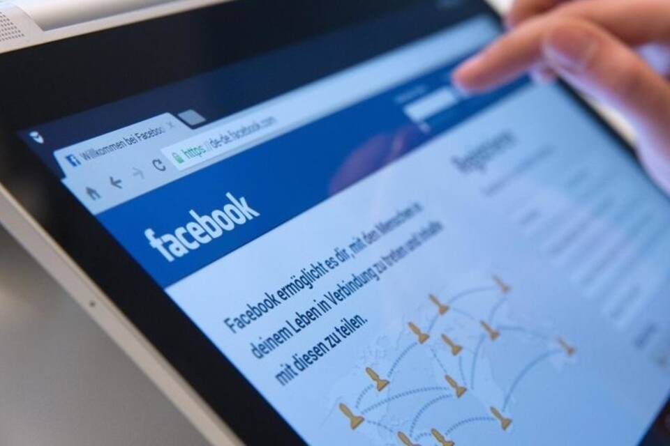 Facebook Facebook