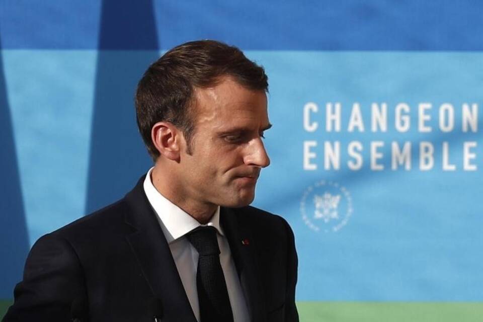 Macron Macron