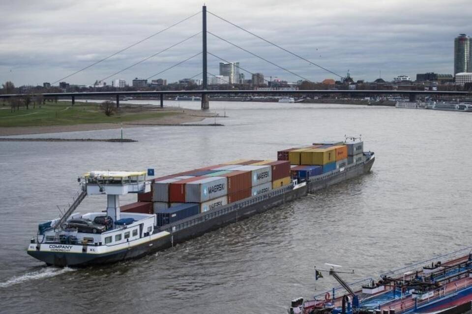 Schifffahrt auf dem Rhein