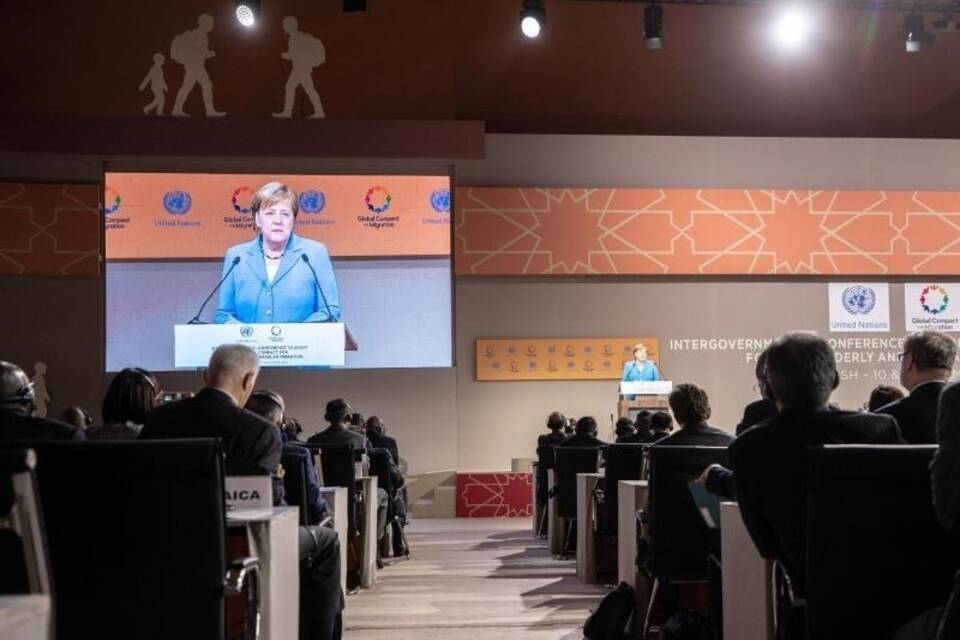 Angela Merkel spricht Angela Merkel spricht