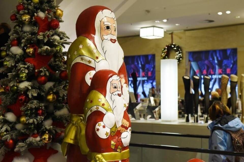 Weihnachtsdekoration im Kaufhaus