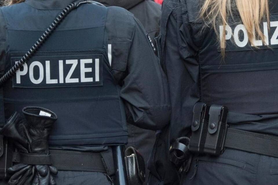 Polizisten in Frankfurt Polizisten in Frankfurt