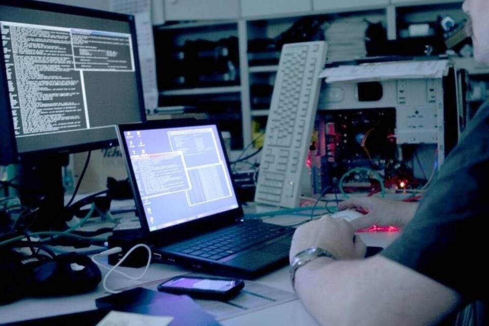 Hacker Hacker