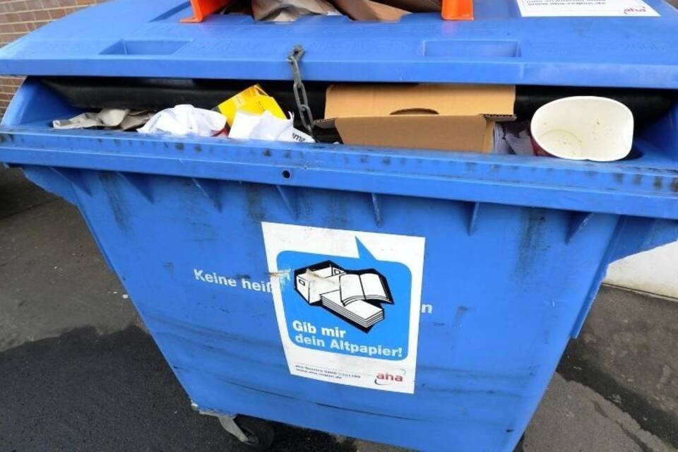 Kartons im Altpapier Kartons im Altpapier