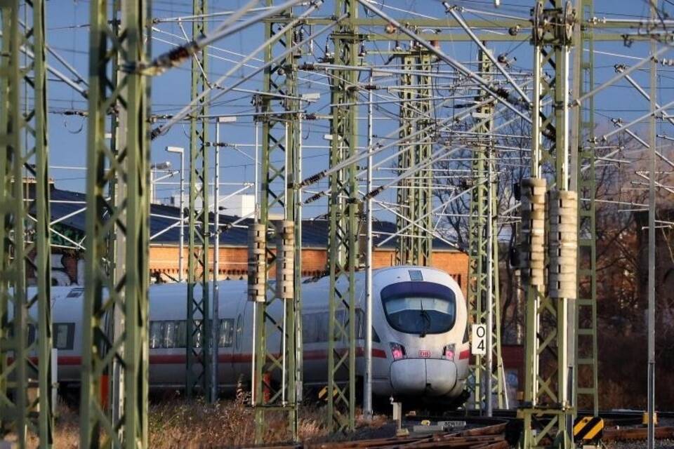 ICE der Deutschen Bahn ICE der Deutschen Bahn