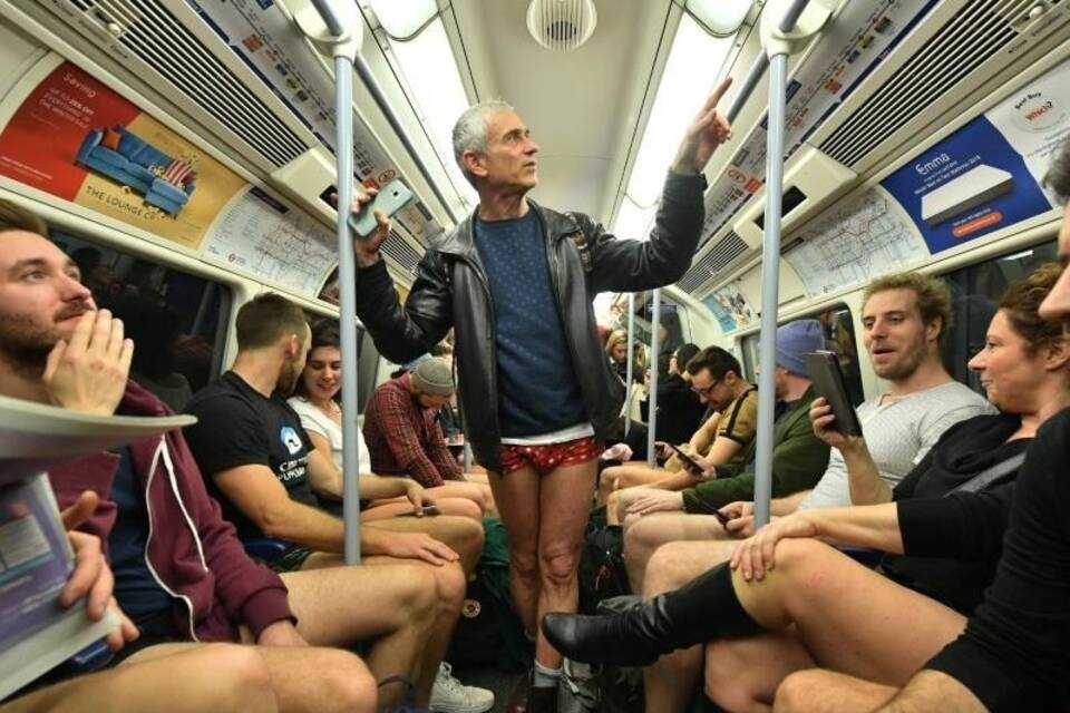 «No Pants Subway Ride»