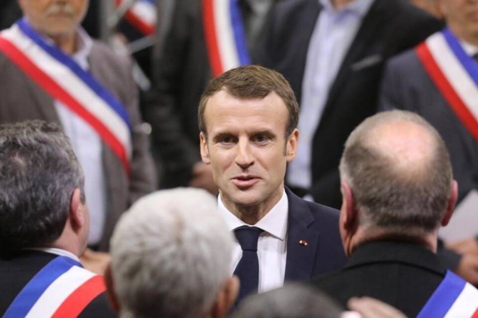 Macron Macron
