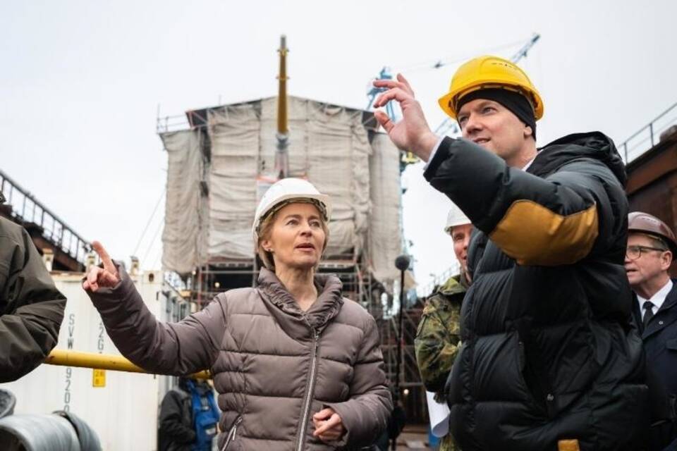 Ursula von der Leyen besucht Gorch Fock Ursula von der Leyen besucht Gorch Fock