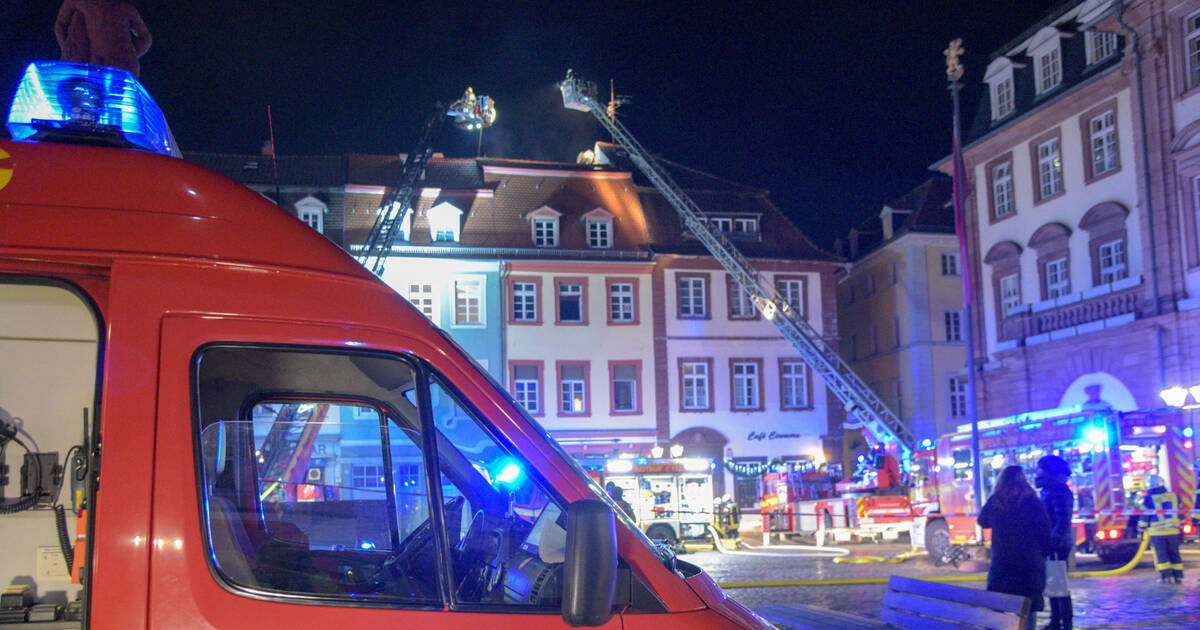 Heidelberg Altstadt Mehrere Wohnhauser Nach Feuer In Zkb Innenhof Evakuiert Plus Fotogalerie Und Video Update Nachrichten Aus Heidelberg Rnz