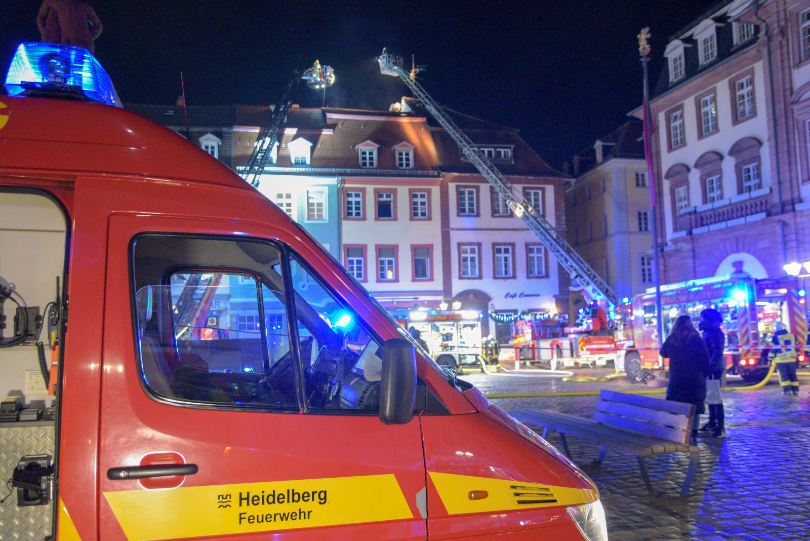 Heidelberg Altstadt Mehrere Wohnhauser Nach Feuer In Zkb Innenhof Evakuiert Plus Fotogalerie Und Video Update Nachrichten Aus Heidelberg Rnz
