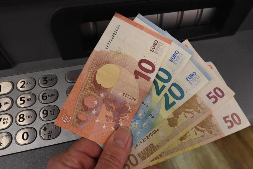 Geld am Geldautomaten