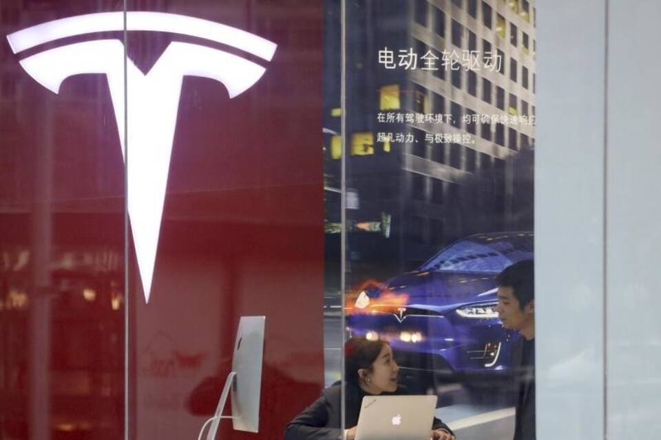 Tesla Tesla