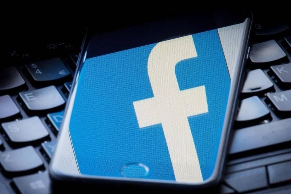 Facebook Facebook