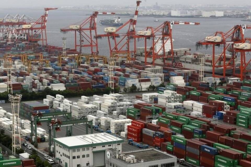 Containerhafen in Tokio