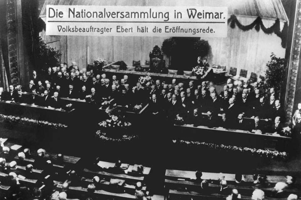100 Jahre Weimarer Verfassung 100 Jahre Weimarer Verfassung