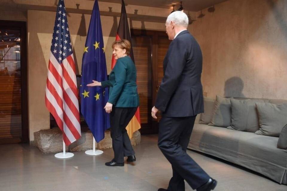 Merkel und Pence