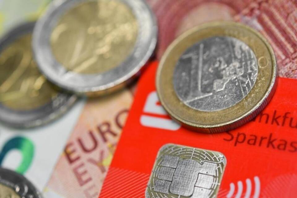 Bargeld und EC-Karte Bargeld und EC-Karte