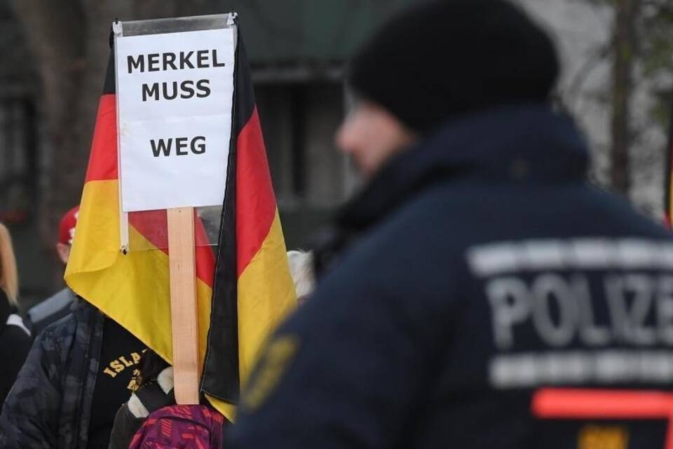 Merkel-Kritik Merkel-Kritik
