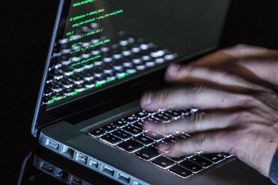 Hacker Hacker