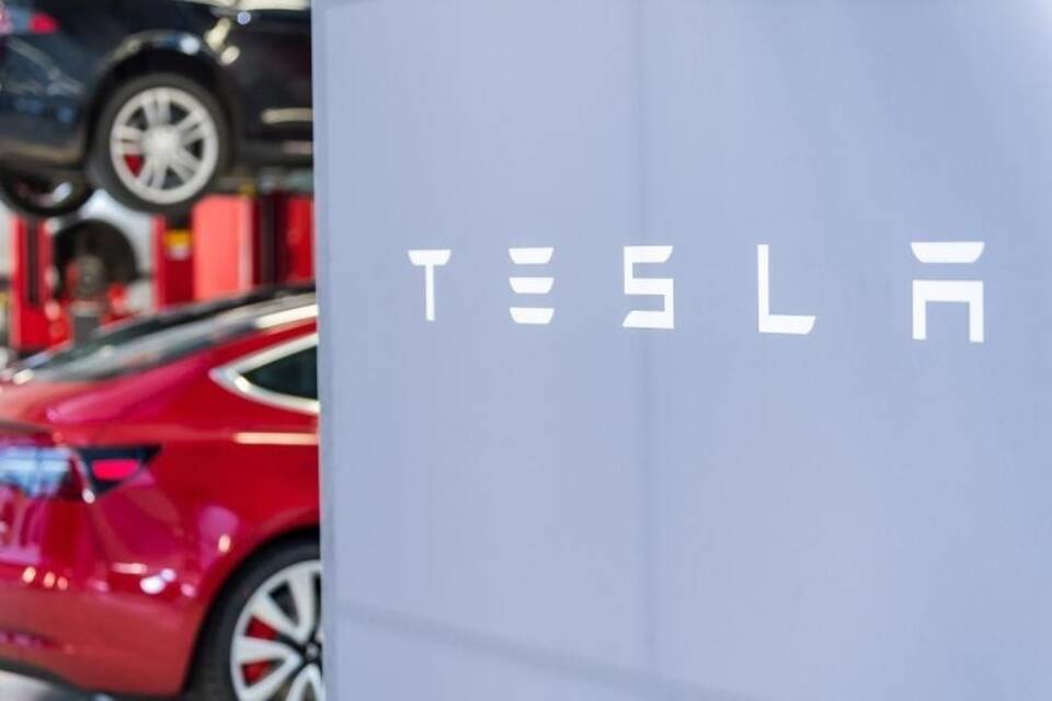 Tesla Tesla