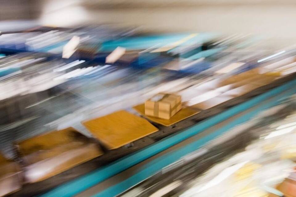 Paket-Förderband Paket-Förderband