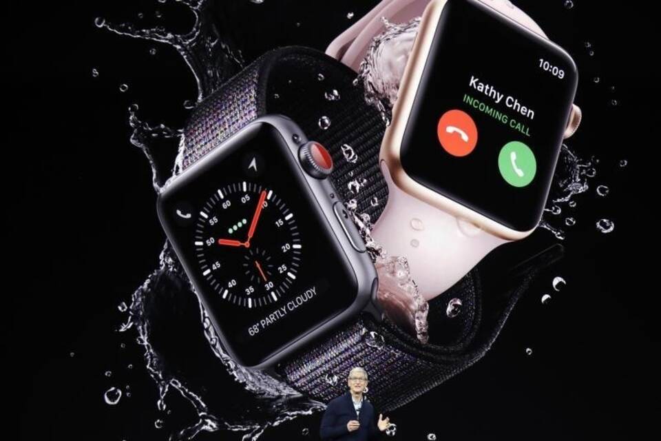 Apple Apple