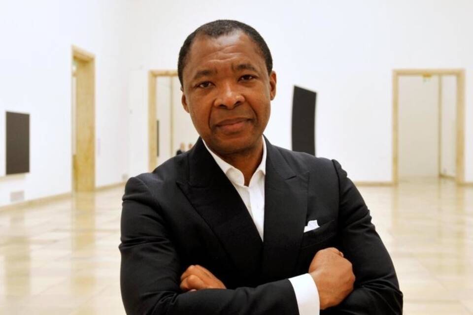 Okwui Enwezor Okwui Enwezor