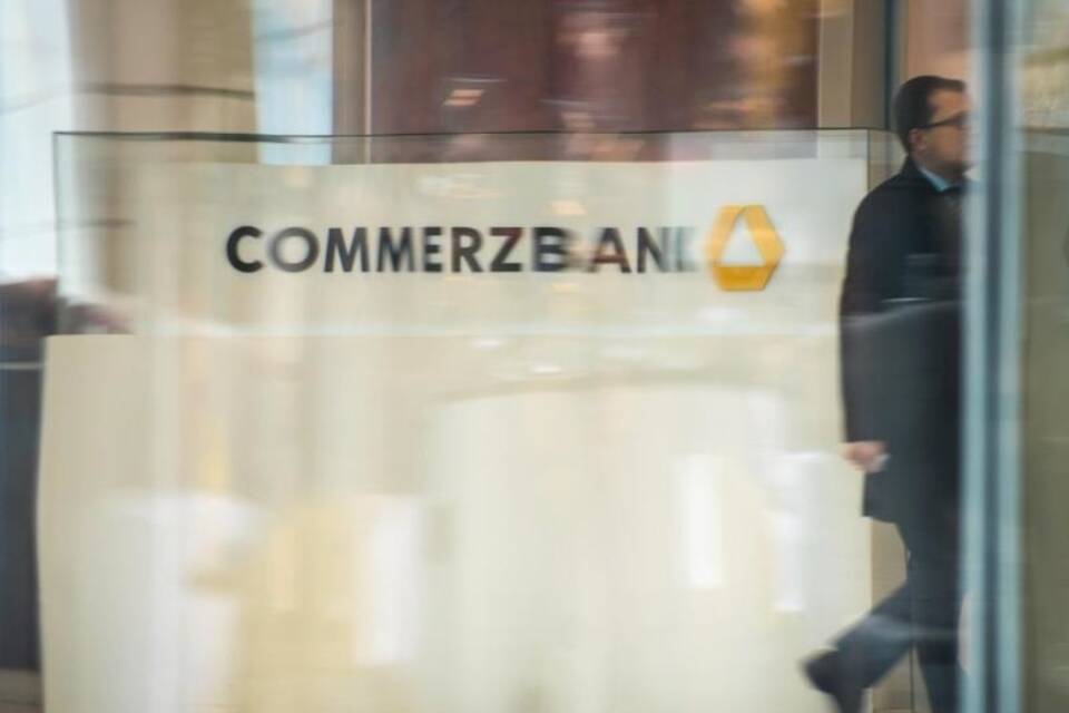 Commerzbank-Schriftzug
