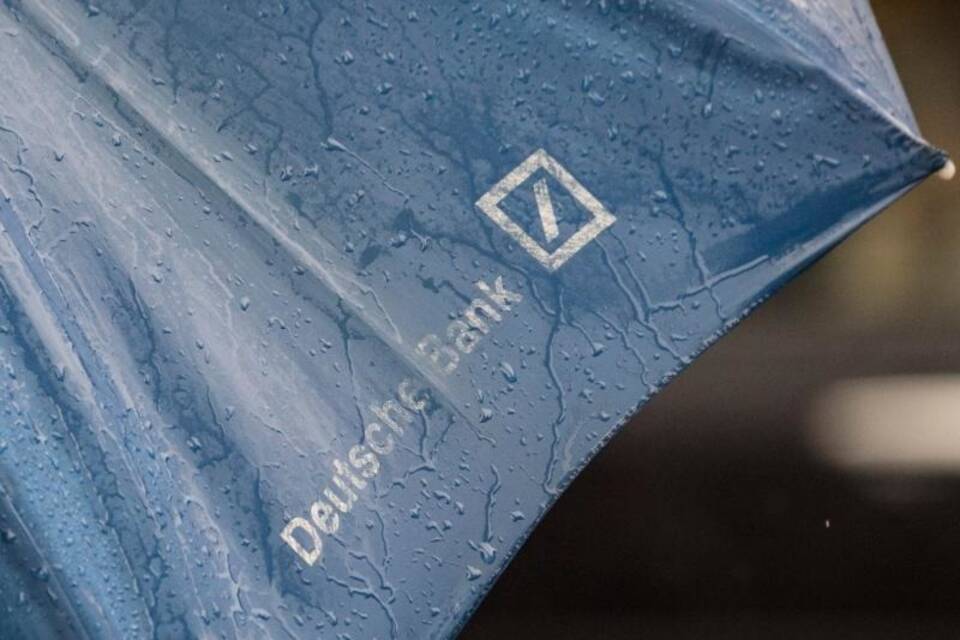 Deutsche-Bank-Schirm