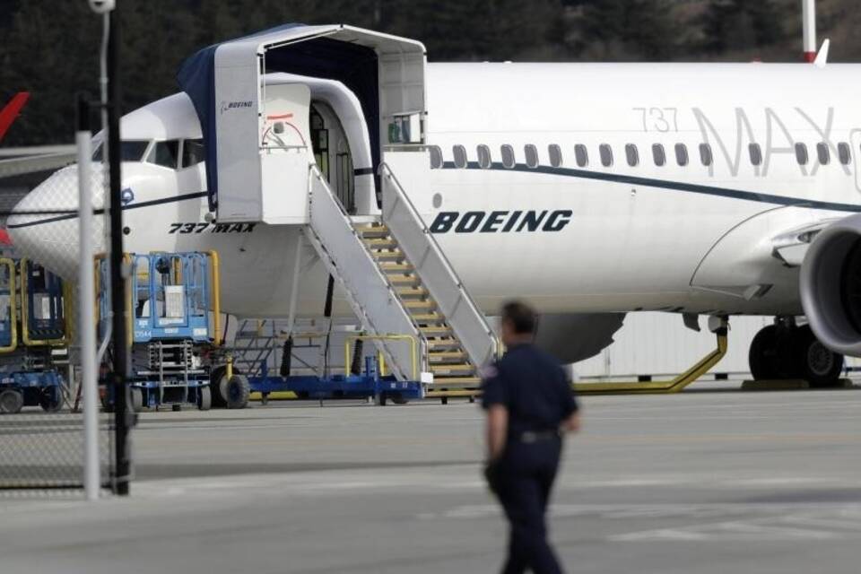 Boeing 737 MAX 8 Boeing 737 MAX 8