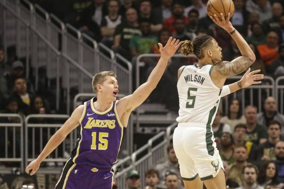 Milwaukee Bucks - Los Angeles Lakers