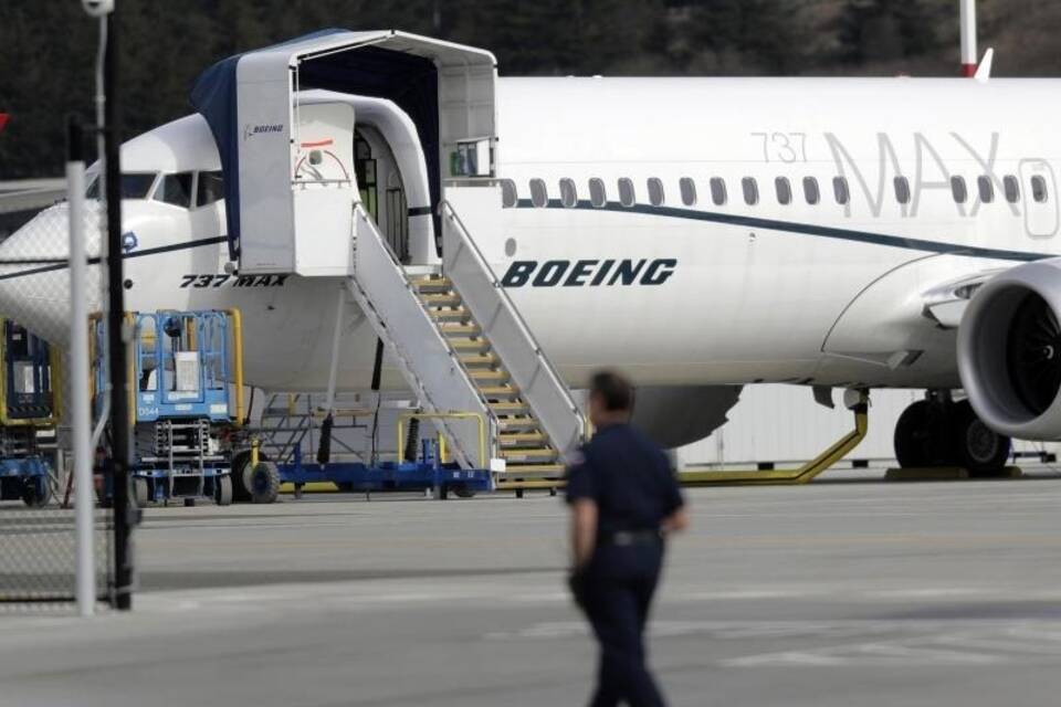 Boeing 737 MAX 8 Boeing 737 MAX 8