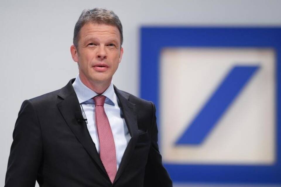 Deutsche Bank - Christian Sewing Deutsche Bank - Christian Sewing