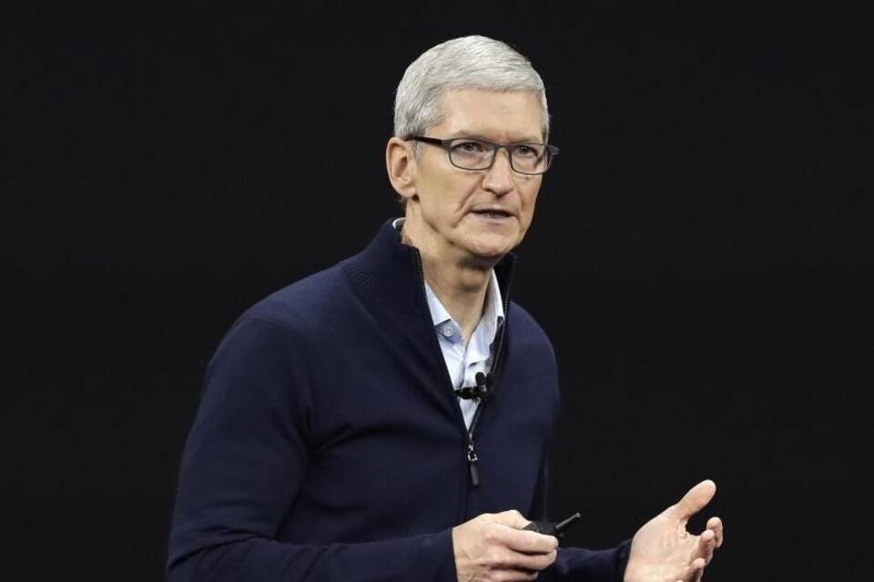 Apple - Tim Cook Apple - Tim Cook