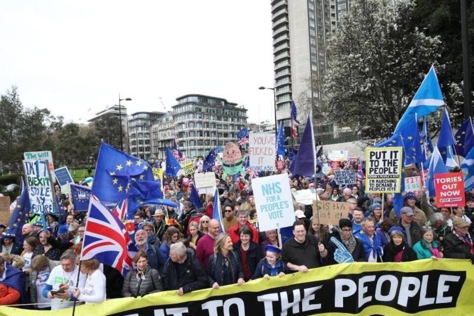 Anti-Brexit-Aktivisten demonstrieren in London