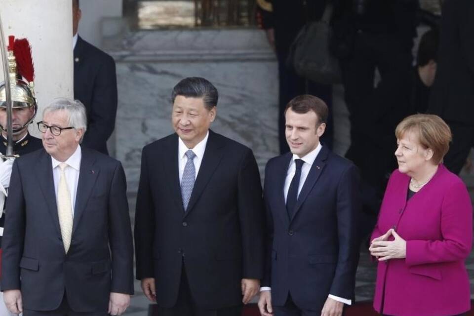 Juncker, Xi, Macron und Merkel in Paris Juncker, Xi, Macron und Merkel in Paris