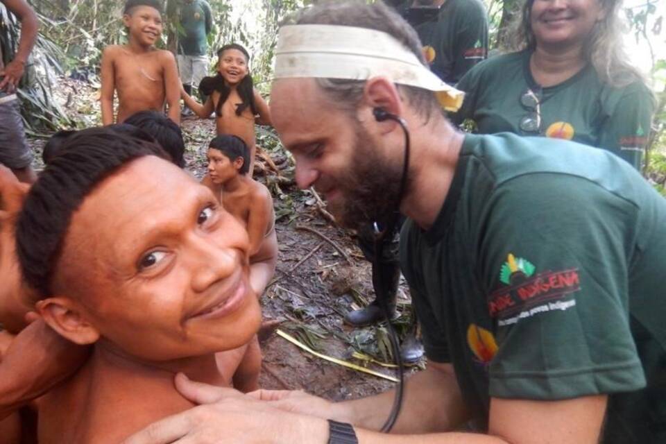 Expedition zu isoliertem Stamm in Brasilien Expedition zu isoliertem Stamm in Brasilien
