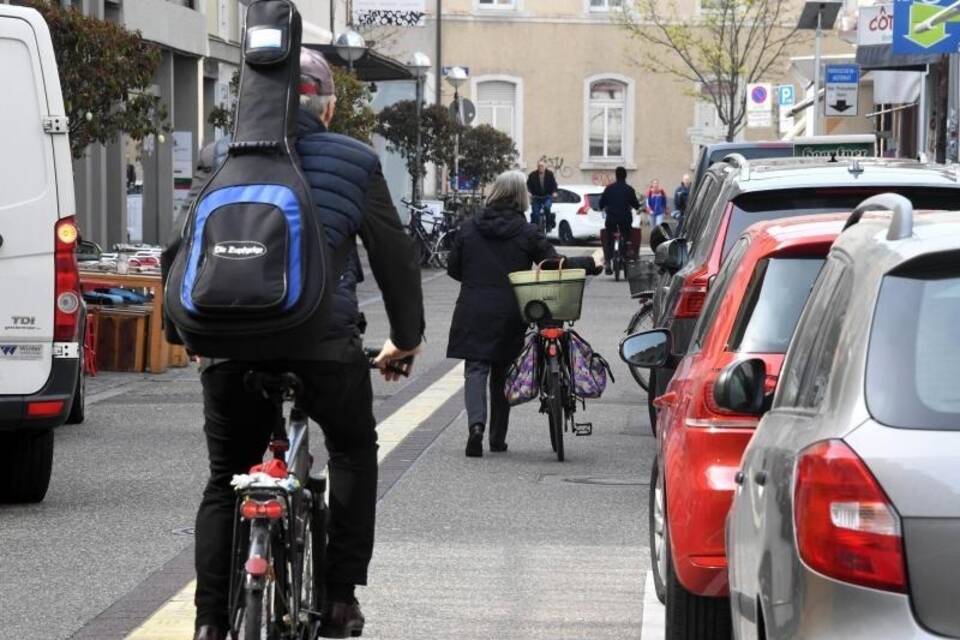 Kampf um den Gehweg