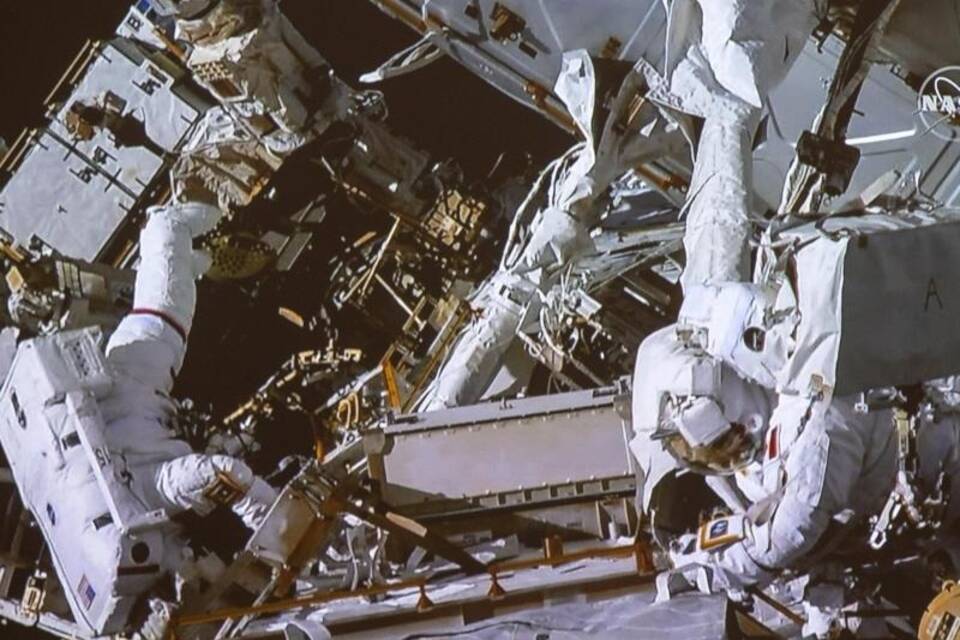 Außeneinsatz an der ISS Außeneinsatz an der ISS