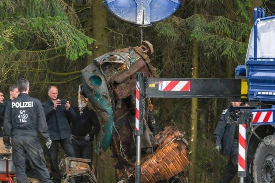 Grabungen nach Mädchenleiche Grabungen nach Mädchenleiche