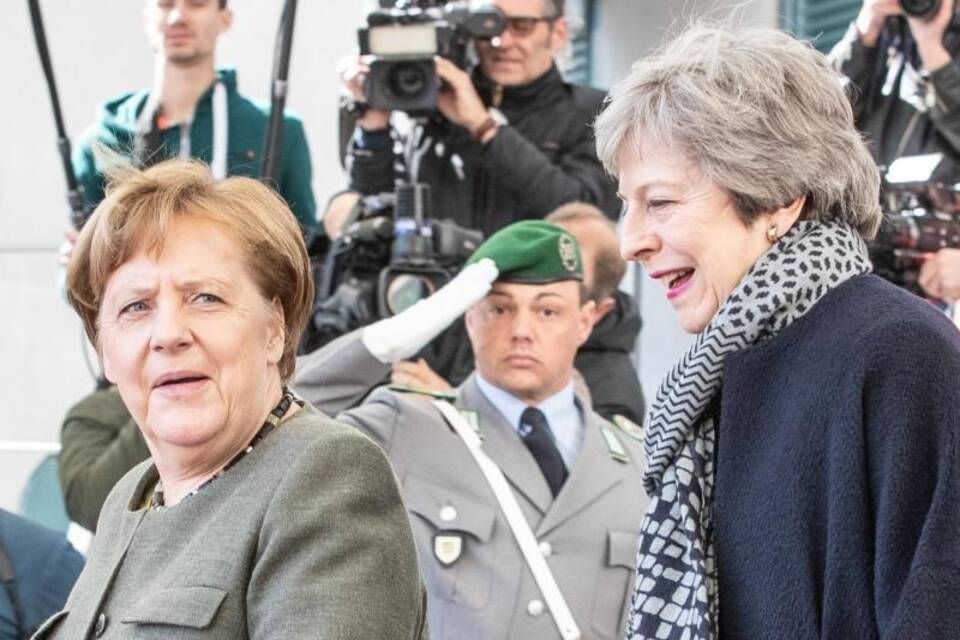 Merkel empfängt May Merkel empfängt May