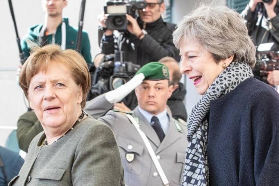 Merkel empfängt May Merkel empfängt May