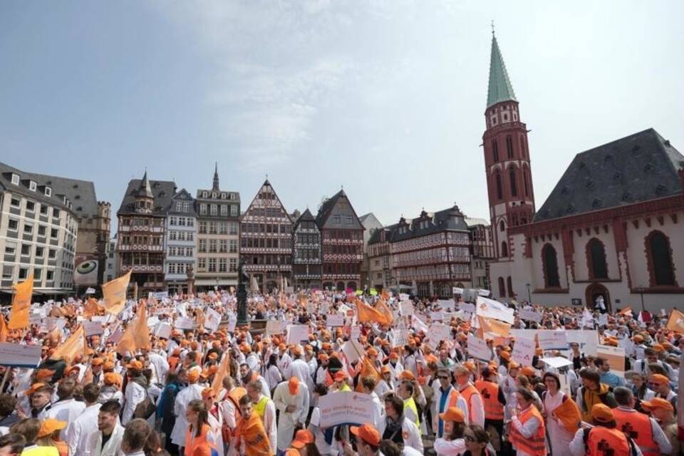 Klinikärzte streiken in Frankfurt am Main