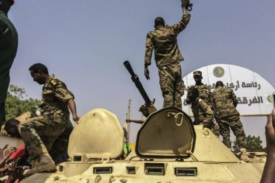 Militär Militär