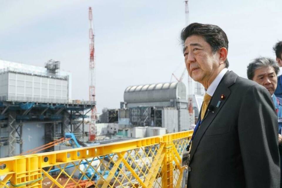 Abe in Fukushima