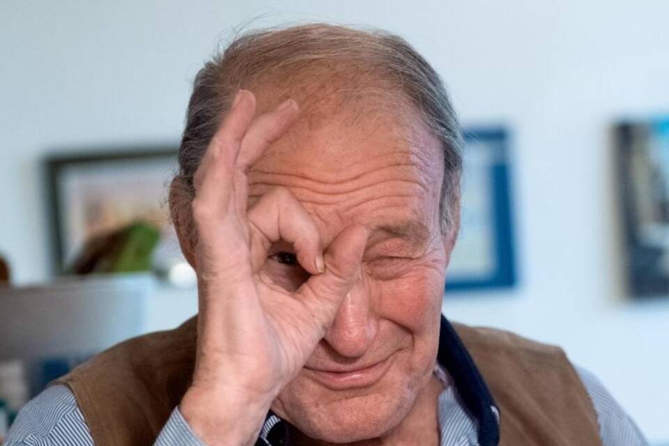 Michael Mendl Michael Mendl