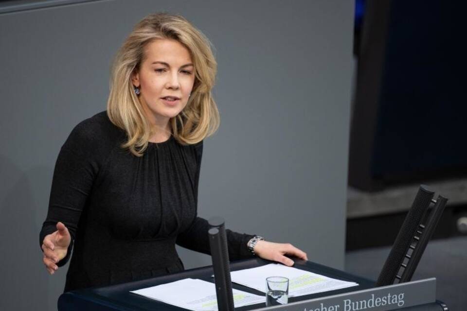Linda Teuteberg Linda Teuteberg