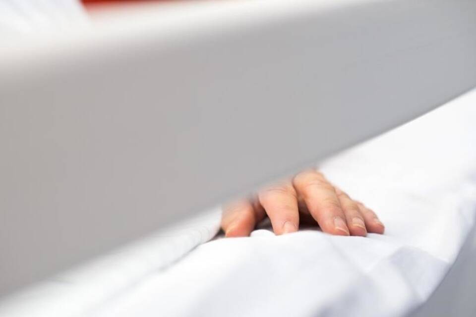 Frau erwacht nach 27 Jahren aus dem Koma Frau erwacht nach 27 Jahren aus dem Koma
