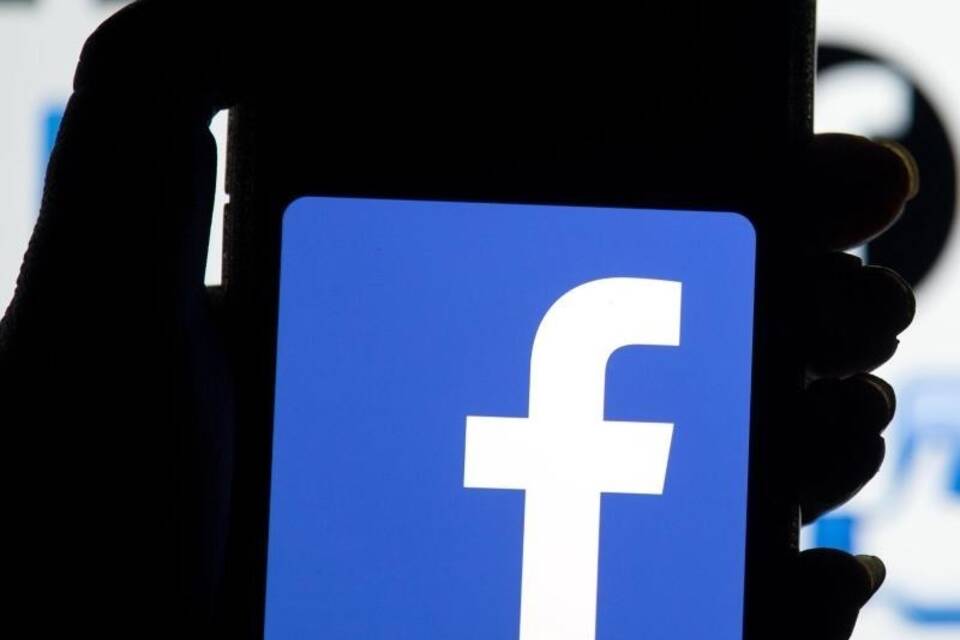 Facebook Facebook